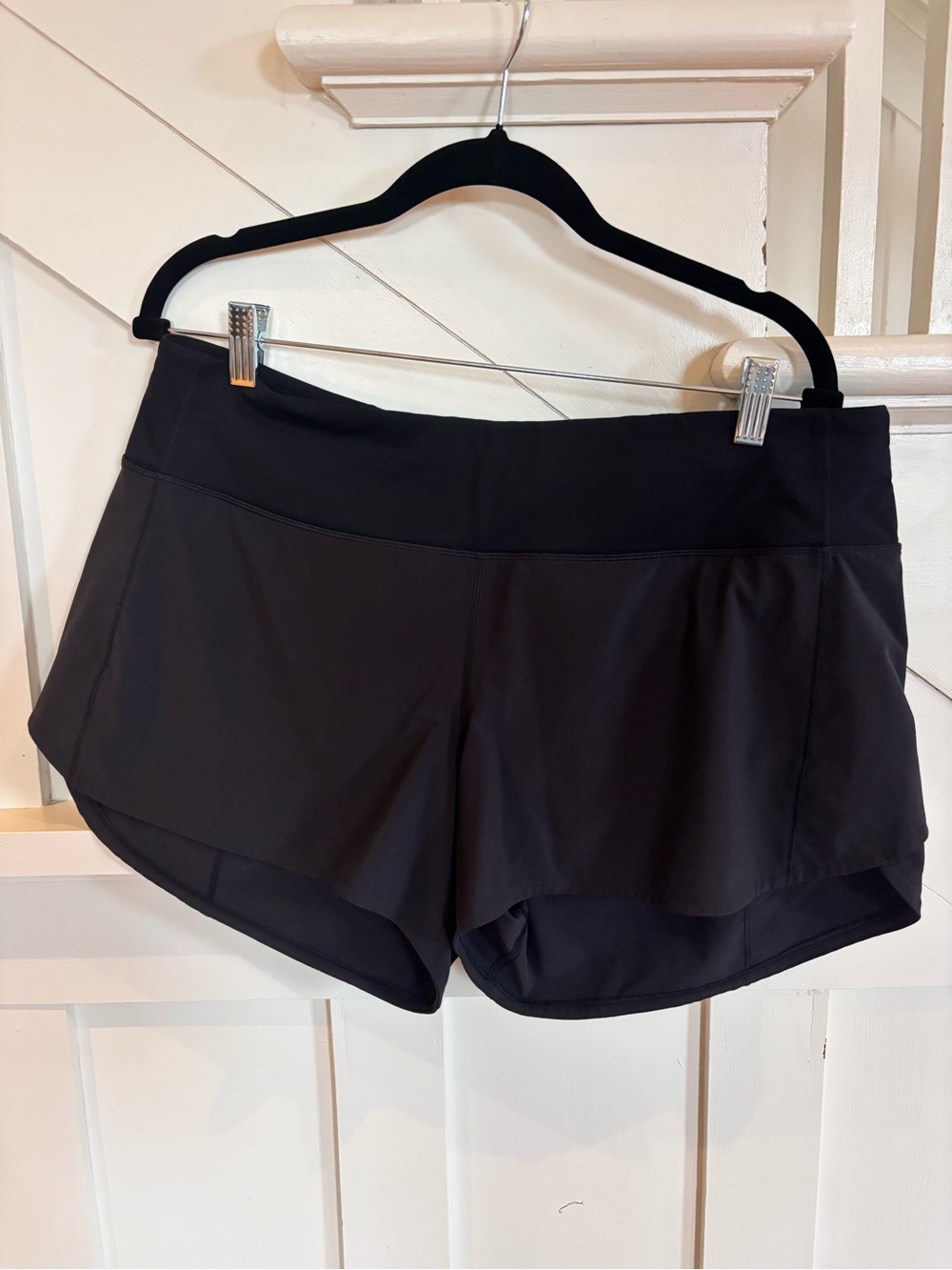lululemon athletica Black Women's 4inch Speed up shorts. Size 12